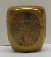 Japan%2C%20unknown%20artist%2C%20%3Cb%3E%3Ci%3E%20Tea%20Caddy%20with%20Chrysanthemum%20Design%3C%2Fi%3E%3C%2Fb%3E%2C%20ca.%201905%2C%20lacquered%20wood%20with%20gilding%2C%20Gift%20of%20Mrs.%20William%20Mead%20Ladd%2C%20public%20domain%2C%2036.103